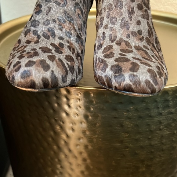 Vince Camuto Vala Dusk Leopard Heeled Booties - Picture 6 of 11